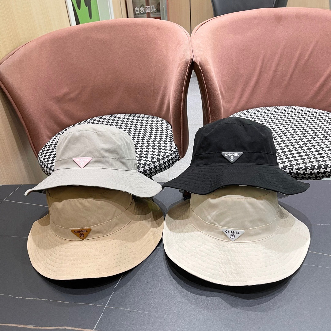  Chanel香奈儿中性款洋气百搭休闲双面渔夫帽子男女通用透气大头适
合户外防晒帽盆帽