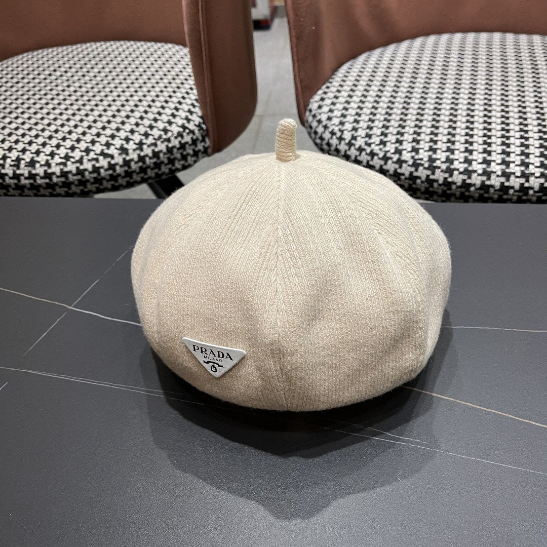  普拉达Prada黑色反戴贝雷帽女秋冬款大头围复古英伦前进帽显脸小报童画家帽子