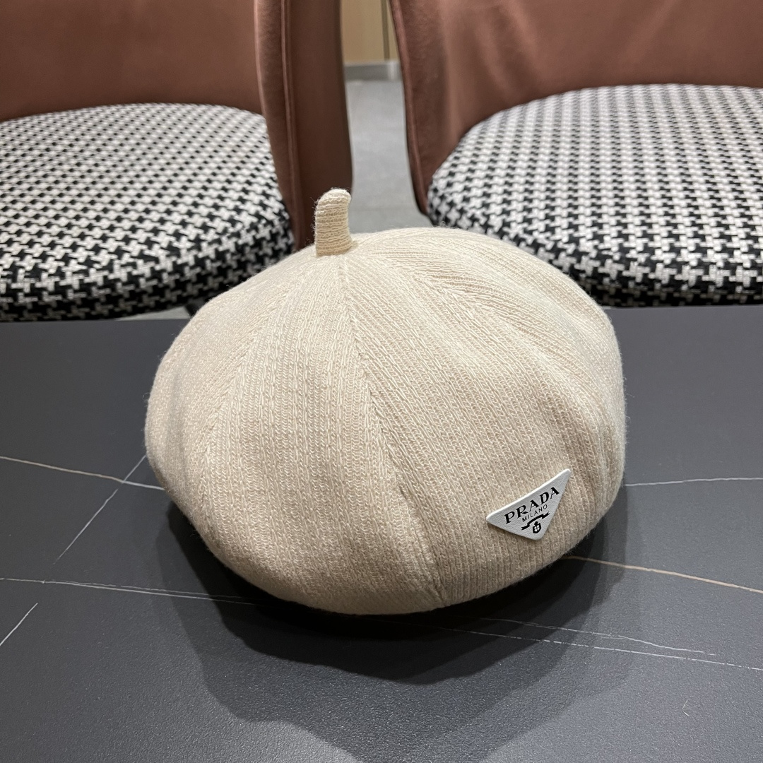  普拉达Prada黑色反戴贝雷帽女秋冬款大头围复古英伦前进帽显脸小报童画家帽子