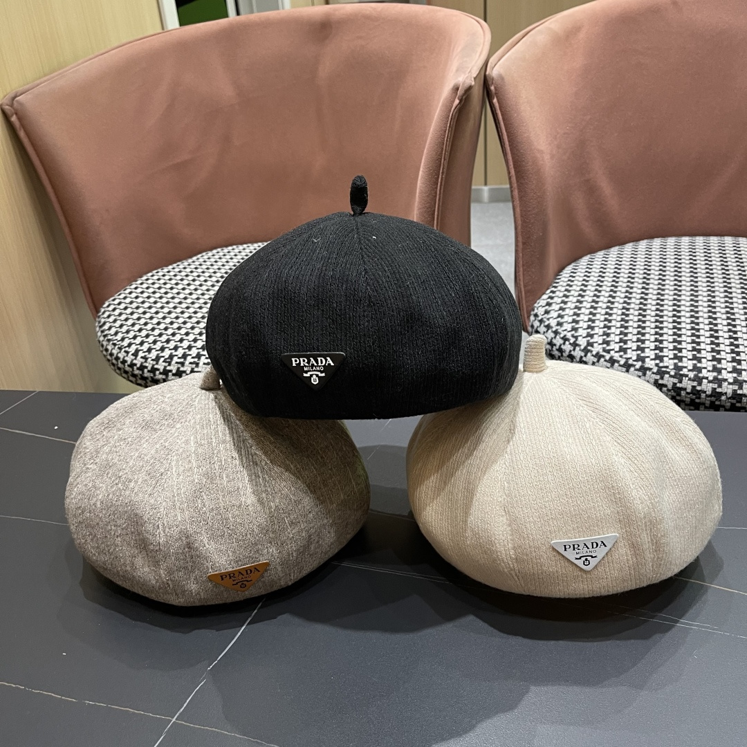  普拉达Prada黑色反戴贝雷帽女秋冬款大头围复古英伦前进帽显脸小报童画家帽子