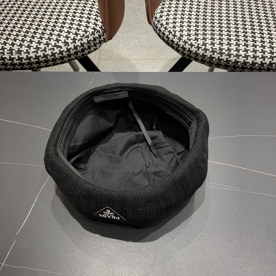  普拉达Prada黑色反戴贝雷帽女秋冬款大头围复古英伦前进帽显脸小报童画家帽子