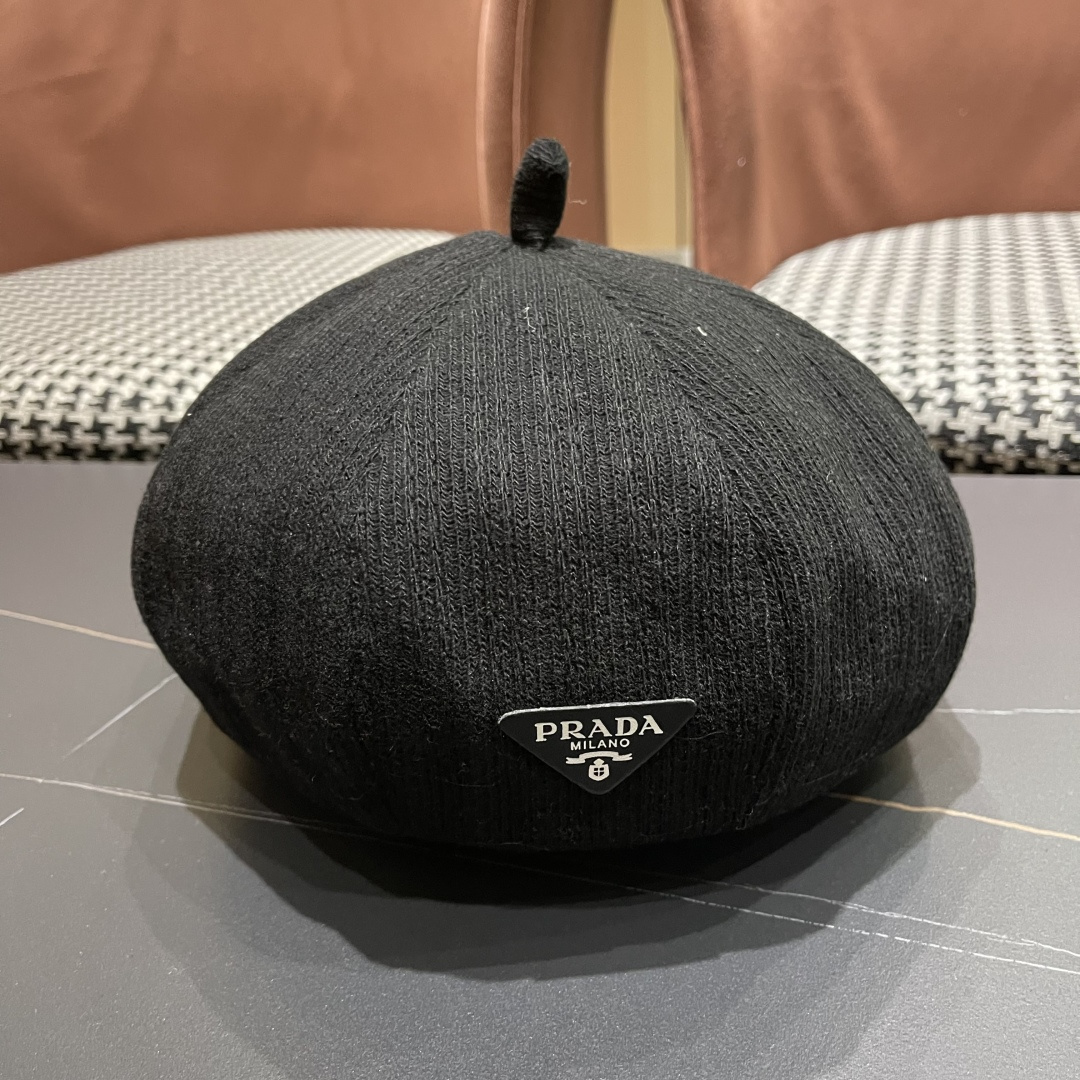  普拉达Prada黑色反戴贝雷帽女秋冬款大头围复古英伦前进帽显脸小报童画家帽子