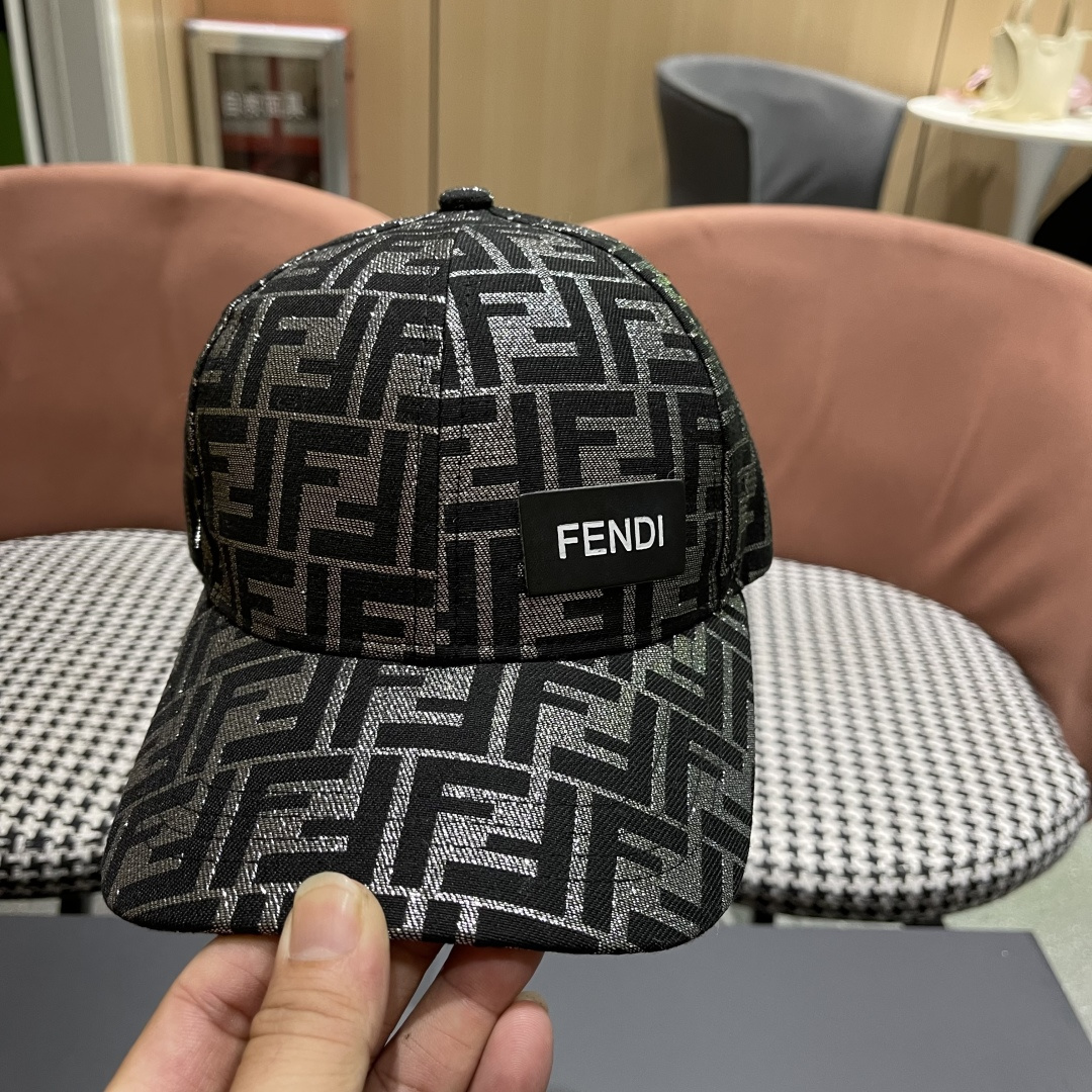  FENDI芬迪 系列棒球帽🧢 经典FF中古单品，气质穿搭单品，质量杠杠