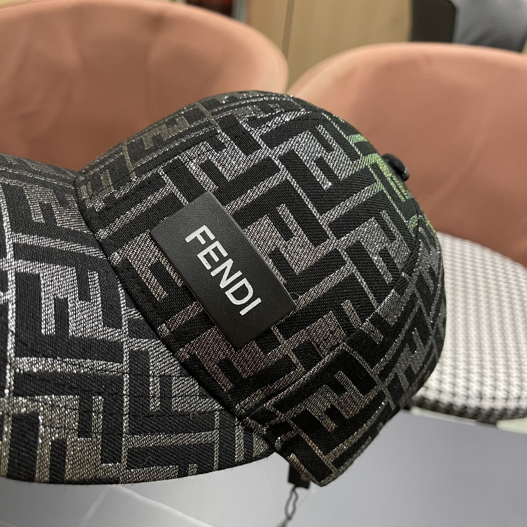  FENDI芬迪 系列棒球帽🧢 经典FF中古单品，气质穿搭单品，质量杠杠