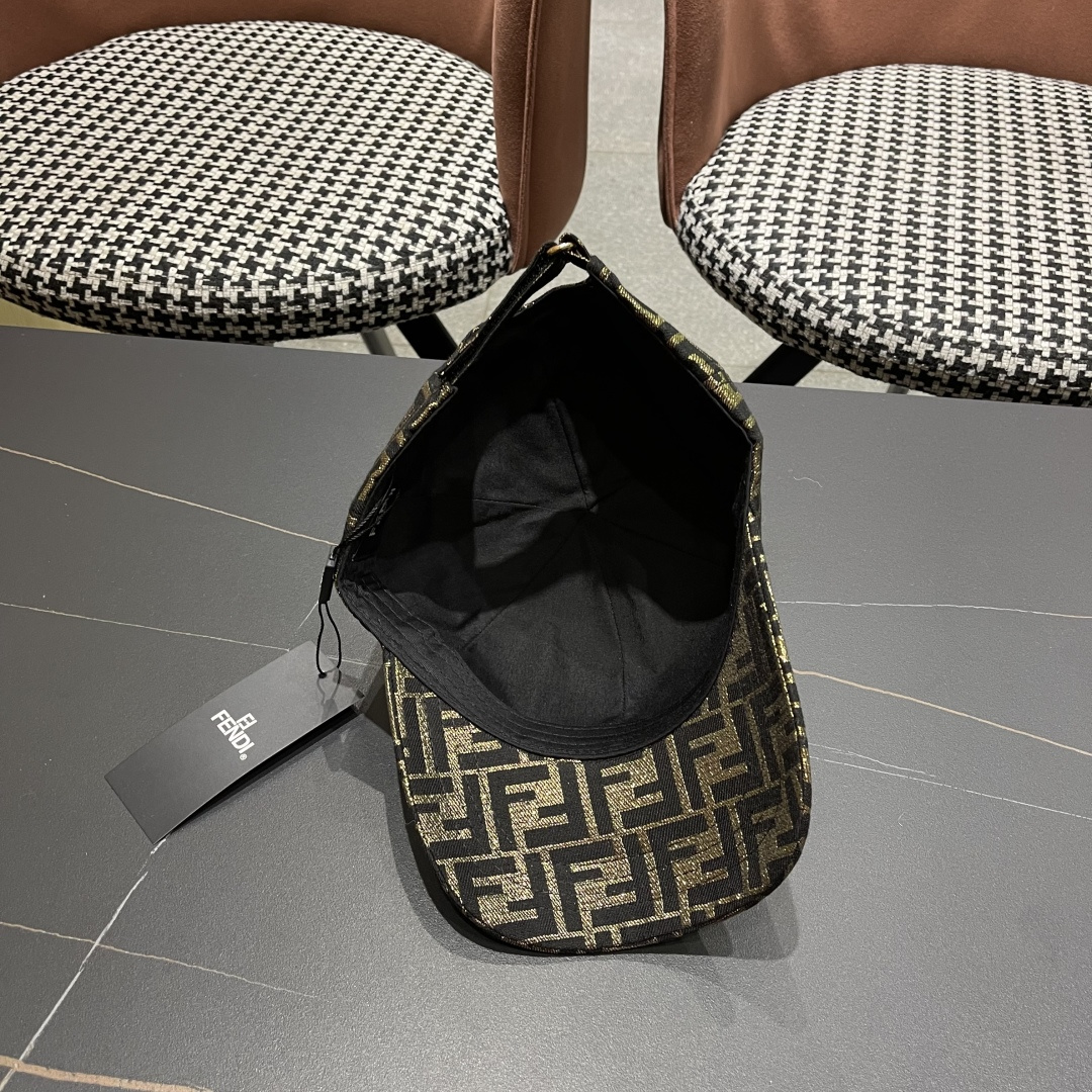  FENDI芬迪 系列棒球帽🧢 经典FF中古单品，气质穿搭单品，质量杠杠