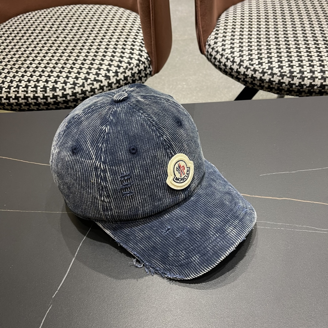  Moncler蒙口 2025秋冬新款灯芯绒棒球帽 ， 质感满满.今年灯芯饿真的yyds ～