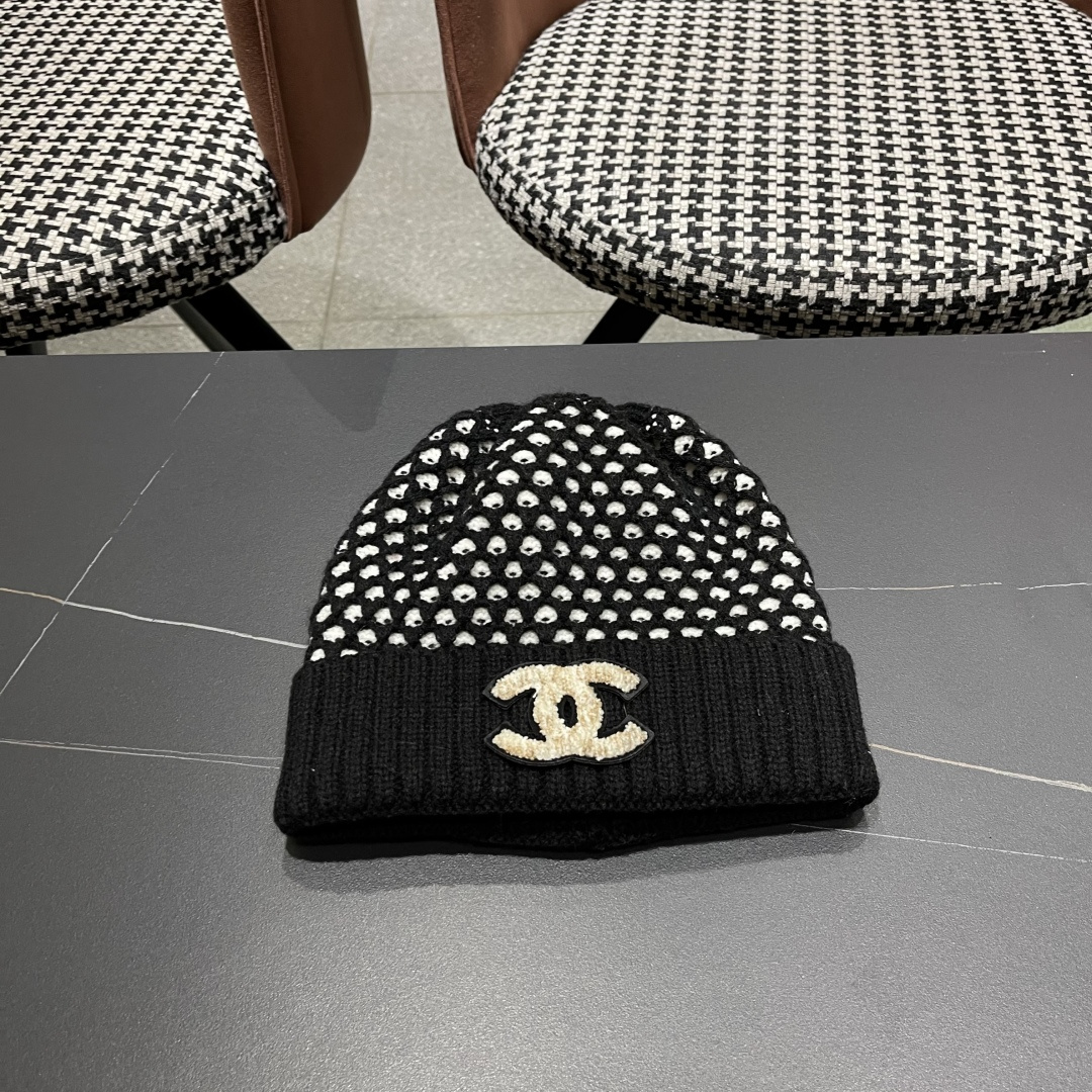  Chanel香奈儿秋冬网红时尚博主推荐款毛线帽，小红书爆款，手感超柔软舒适的针织线帽，弹性极佳！