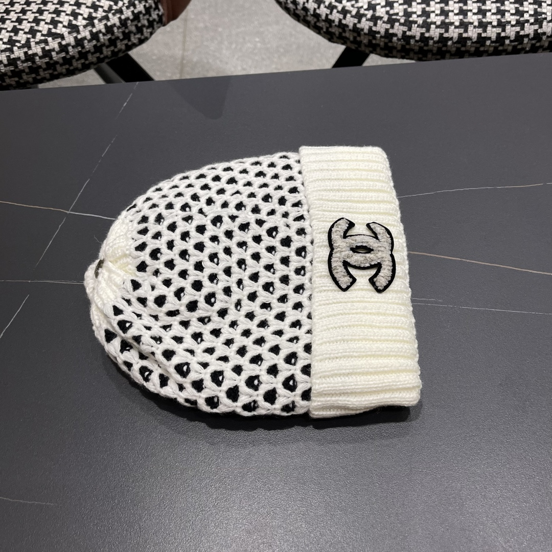  Chanel香奈儿秋冬网红时尚博主推荐款毛线帽，小红书爆款，手感超柔软舒适的针织线帽，弹性极佳！