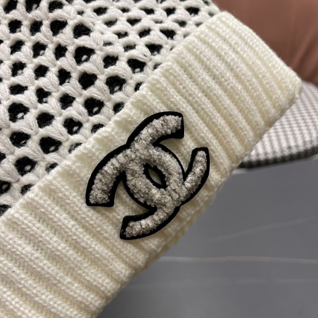  Chanel香奈儿秋冬网红时尚博主推荐款毛线帽，小红书爆款，手感超柔软舒适的针织线帽，弹性极佳！