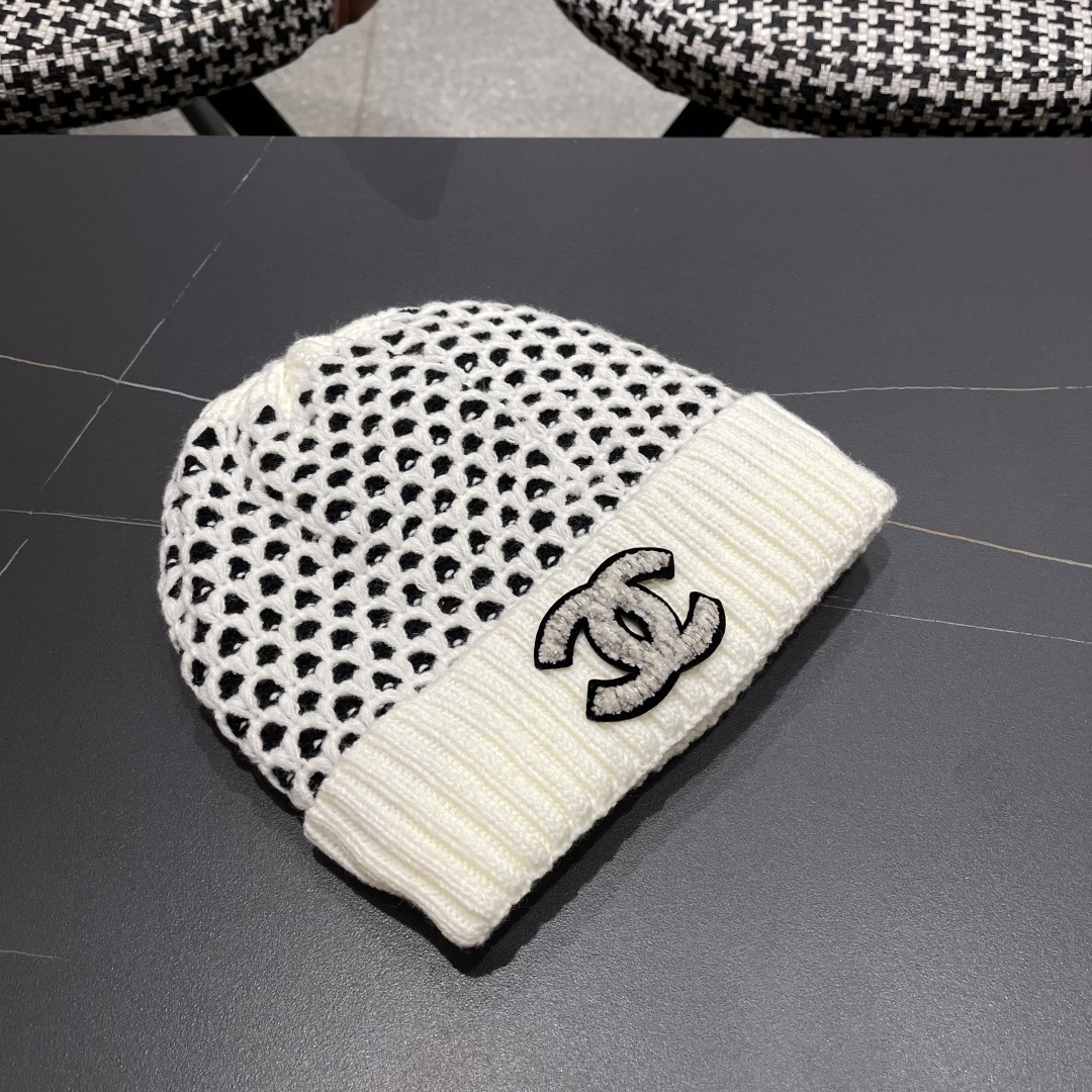  Chanel香奈儿秋冬网红时尚博主推荐款毛线帽，小红书爆款，手感超柔软舒适的针织线帽，弹性极佳！