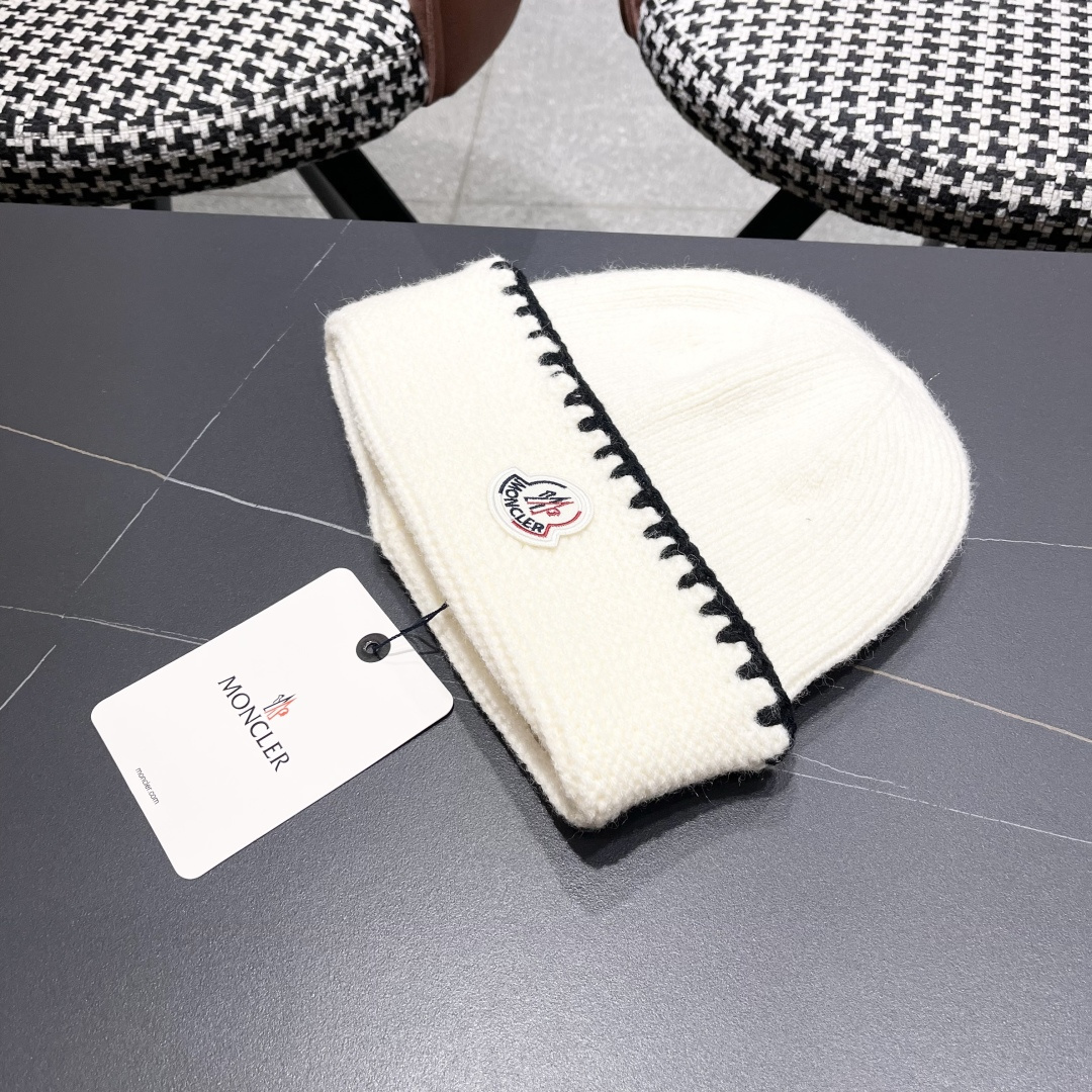  MONCLER（蒙口）韩系氛围高级感针织帽子女秋冬
时尚毛线帽宽松显脸小套头冷帽