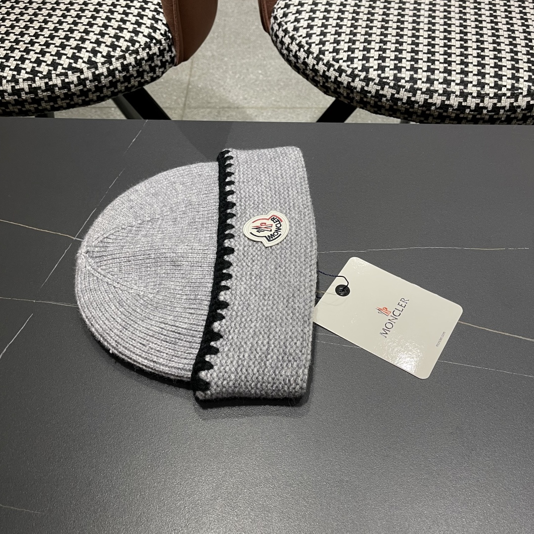  MONCLER（蒙口）韩系氛围高级感针织帽子女秋冬
时尚毛线帽宽松显脸小套头冷帽