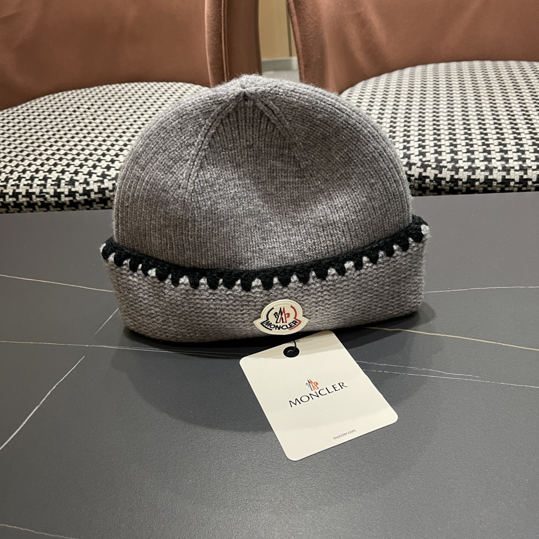  MONCLER（蒙口）韩系氛围高级感针织帽子女秋冬
时尚毛线帽宽松显脸小套头冷帽