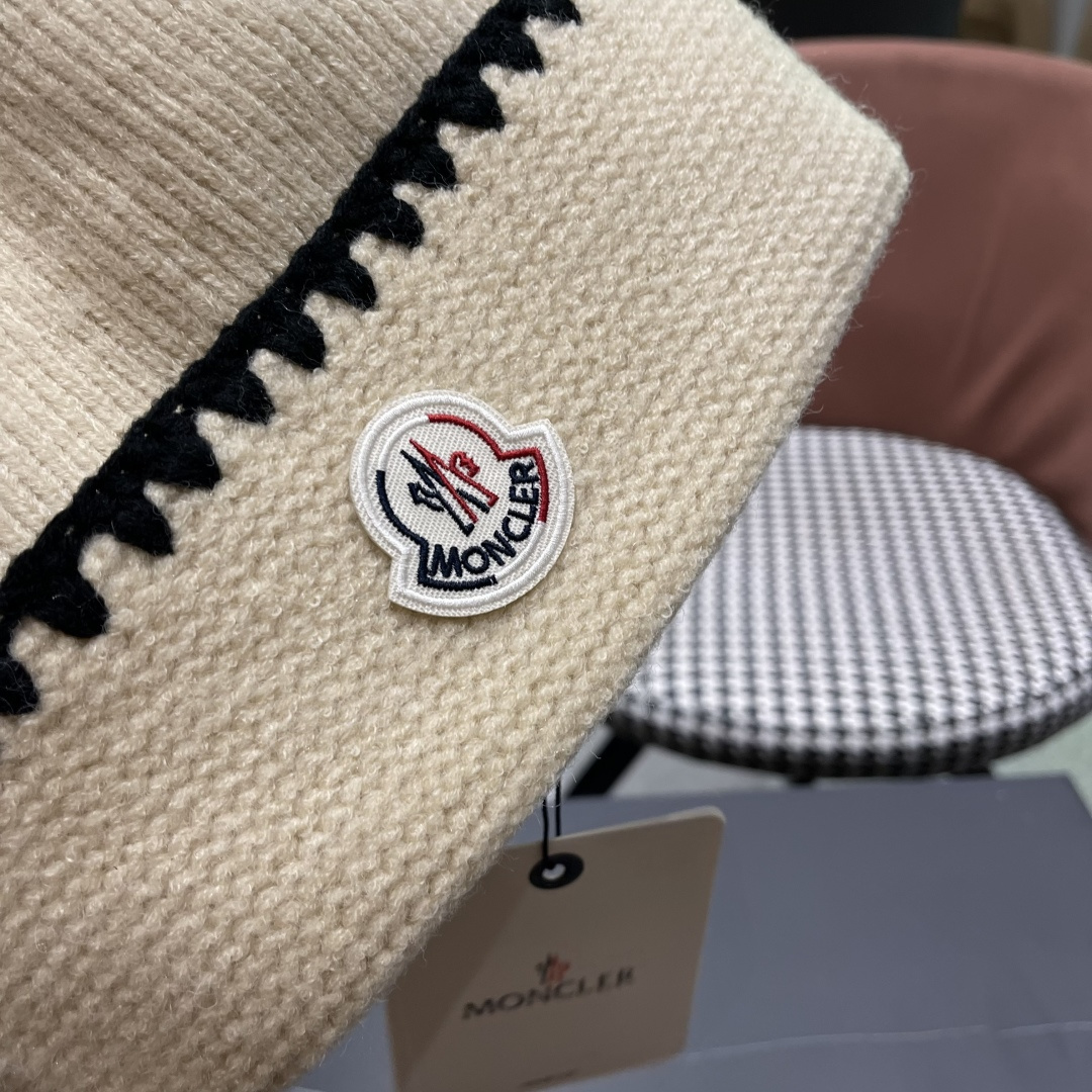  MONCLER（蒙口）韩系氛围高级感针织帽子女秋冬
时尚毛线帽宽松显脸小套头冷帽