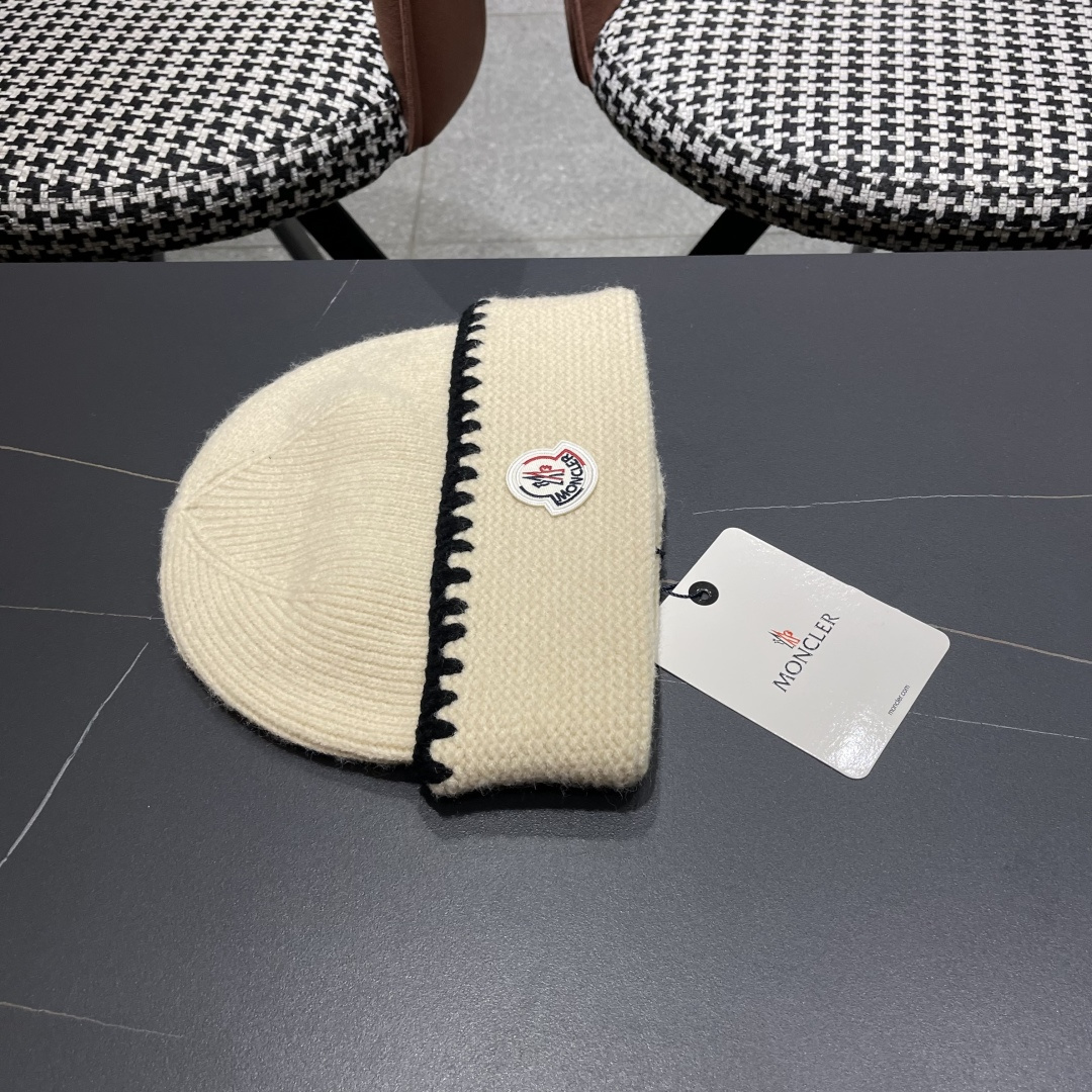  MONCLER（蒙口）韩系氛围高级感针织帽子女秋冬
时尚毛线帽宽松显脸小套头冷帽
