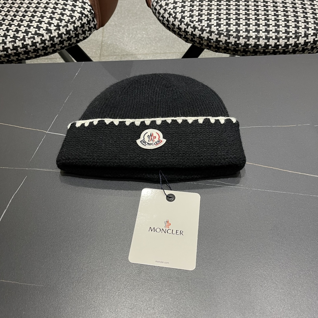  MONCLER（蒙口）韩系氛围高级感针织帽子女秋冬
时尚毛线帽宽松显脸小套头冷帽