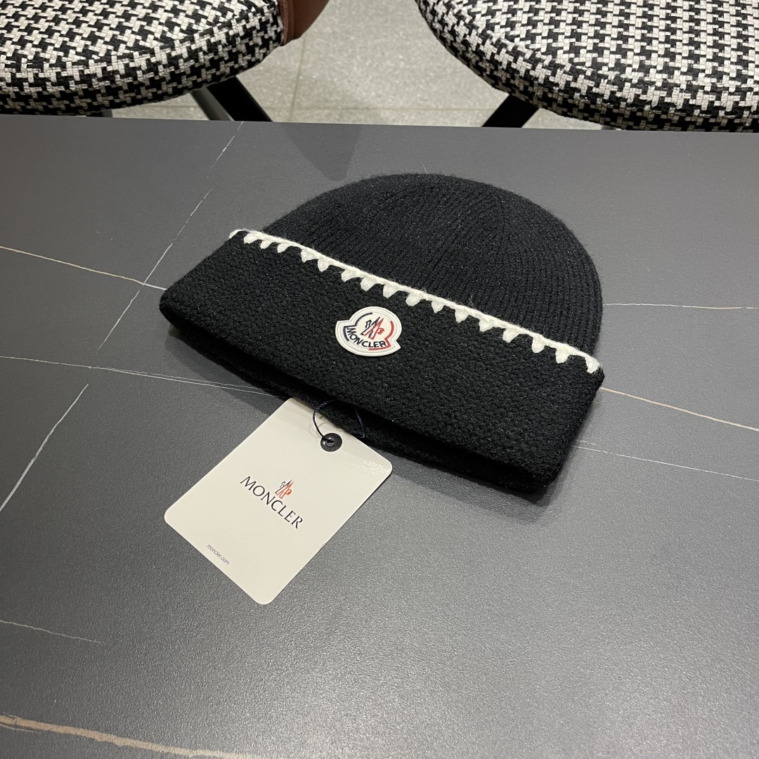  MONCLER（蒙口）韩系氛围高级感针织帽子女秋冬
时尚毛线帽宽松显脸小套头冷帽