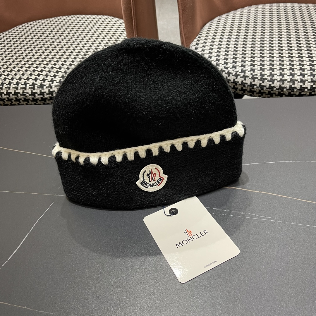  MONCLER（蒙口）韩系氛围高级感针织帽子女秋冬
时尚毛线帽宽松显脸小套头冷帽