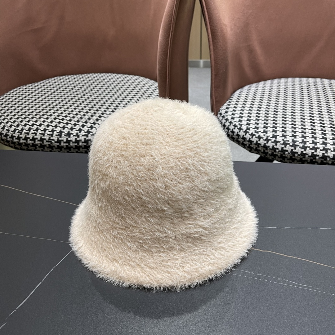 。DIOR迪奥2025冬新款毛绒绒水桶帽女秋冬季保暖显脸小时尚毛绒渔夫帽子潮