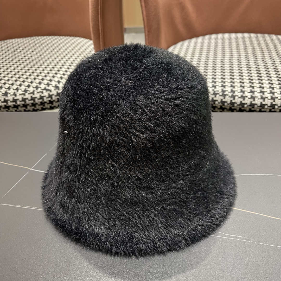 。DIOR迪奥2025冬新款毛绒绒水桶帽女秋冬季保暖显脸小时尚毛绒渔夫帽子潮
