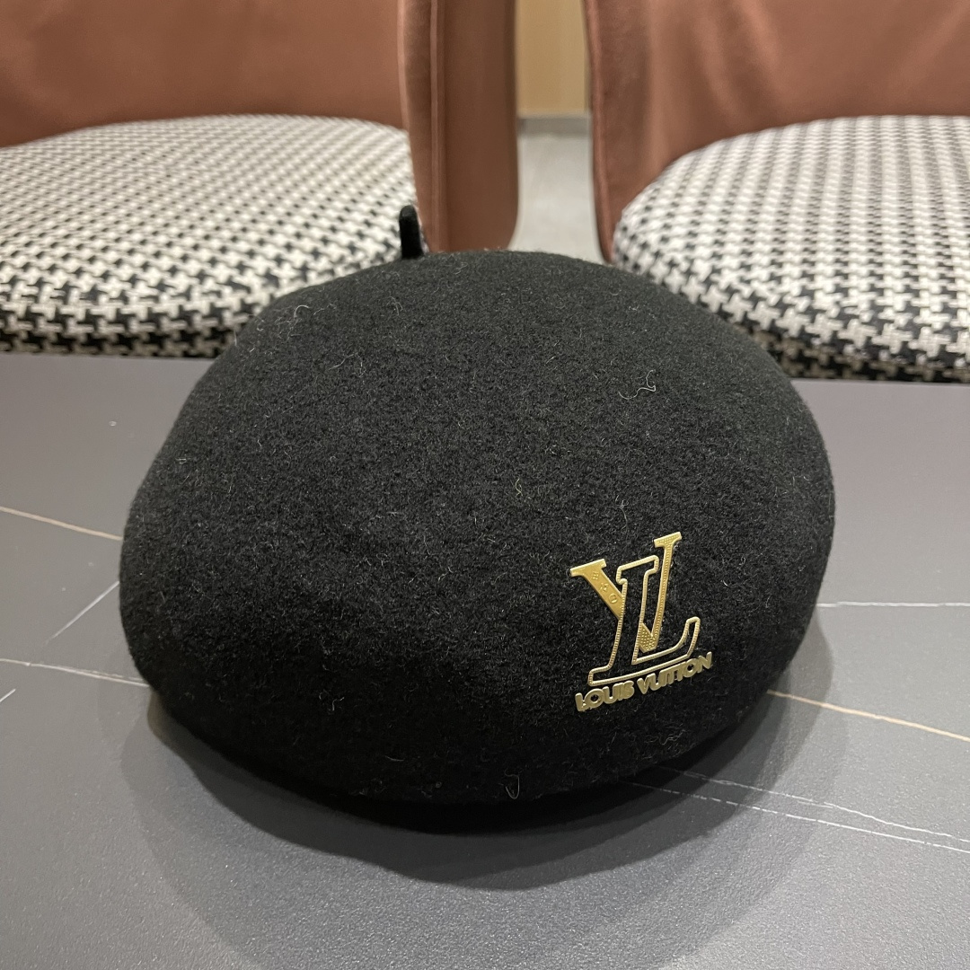  上新ꫛꫀꪝ ❥——❤
Louis Vuitton路易威登，新款羊羔毛贝雷帽质量超赞👍
