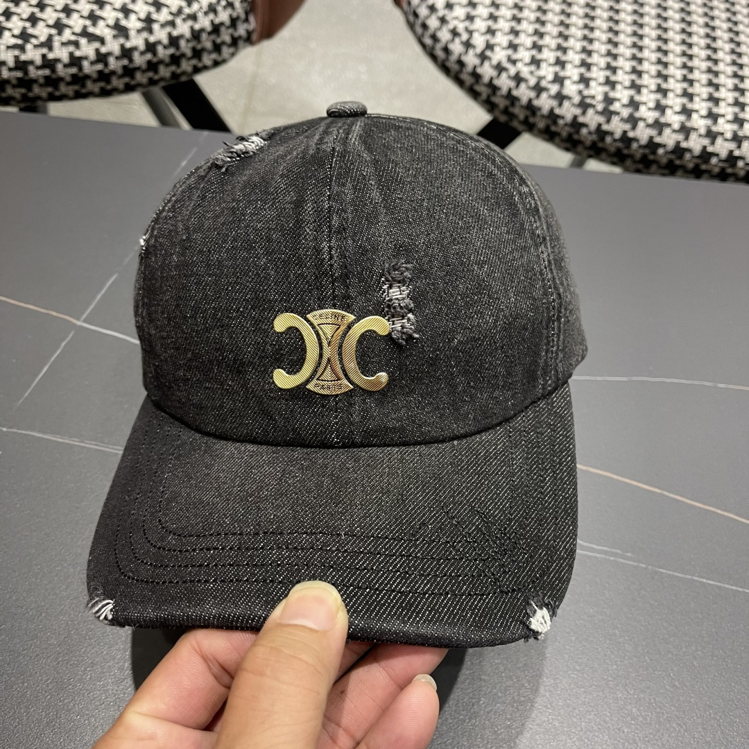  【CELINE赛琳】新款破洞牛仔棒球帽🧢，出街必备超好搭配，赶紧入手！