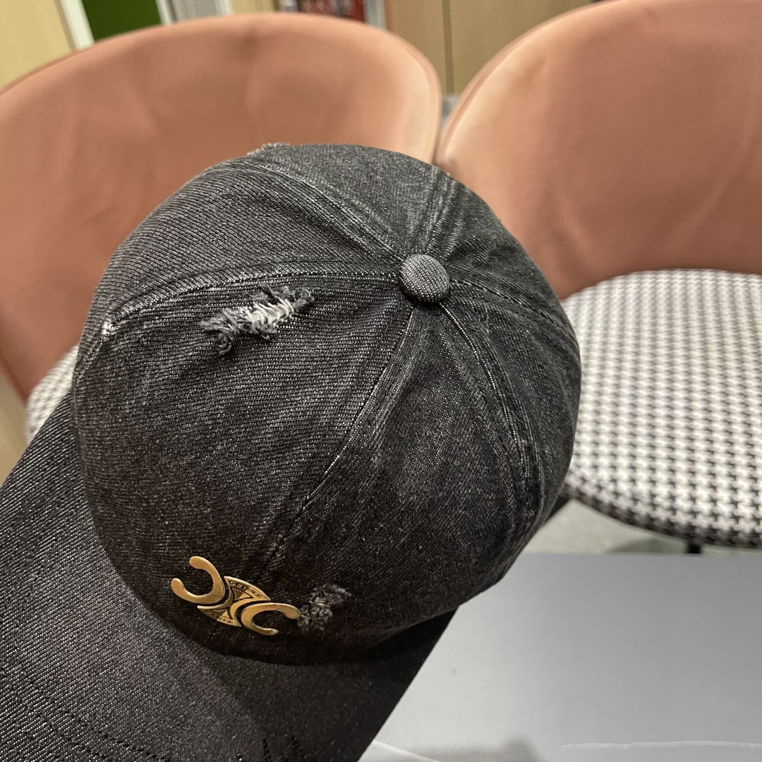  【CELINE赛琳】新款破洞牛仔棒球帽🧢，出街必备超好搭配，赶紧入手！