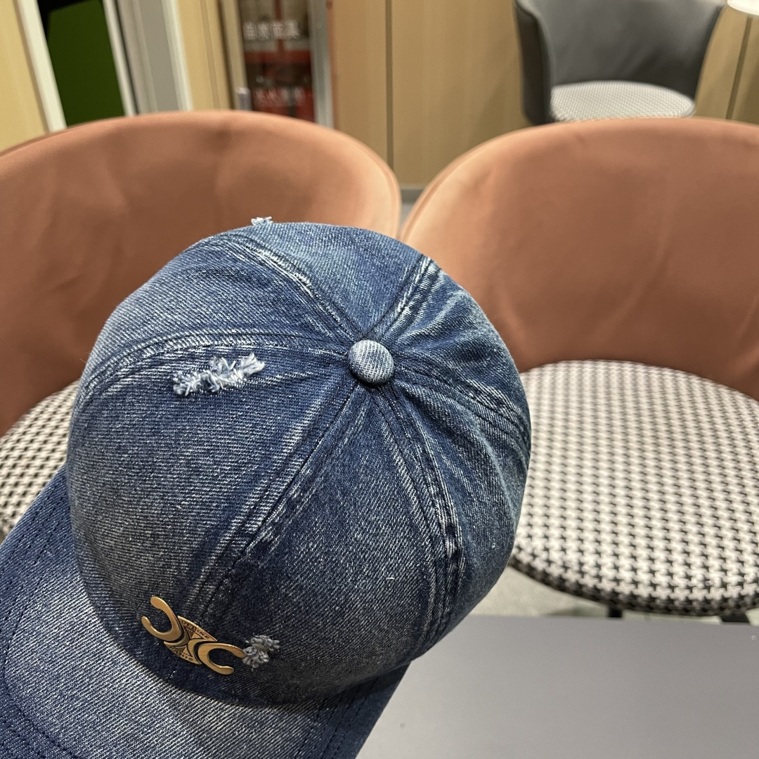  【CELINE赛琳】新款破洞牛仔棒球帽🧢，出街必备超好搭配，赶紧入手！