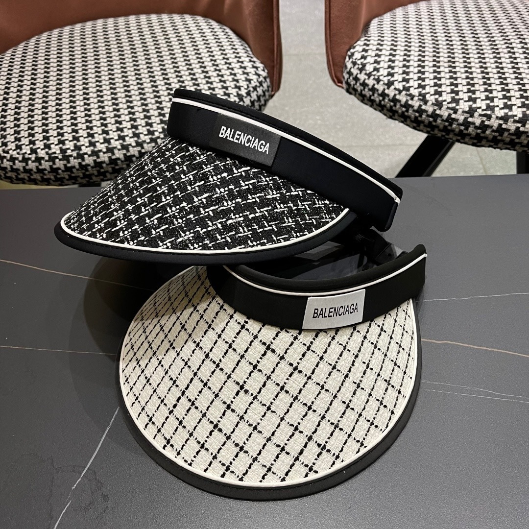  BALENCIAGA巴黎世家新款防晒帽子女款防紫外线萎形格空顶
太阳冰丝夏天骑车遮阳帽
