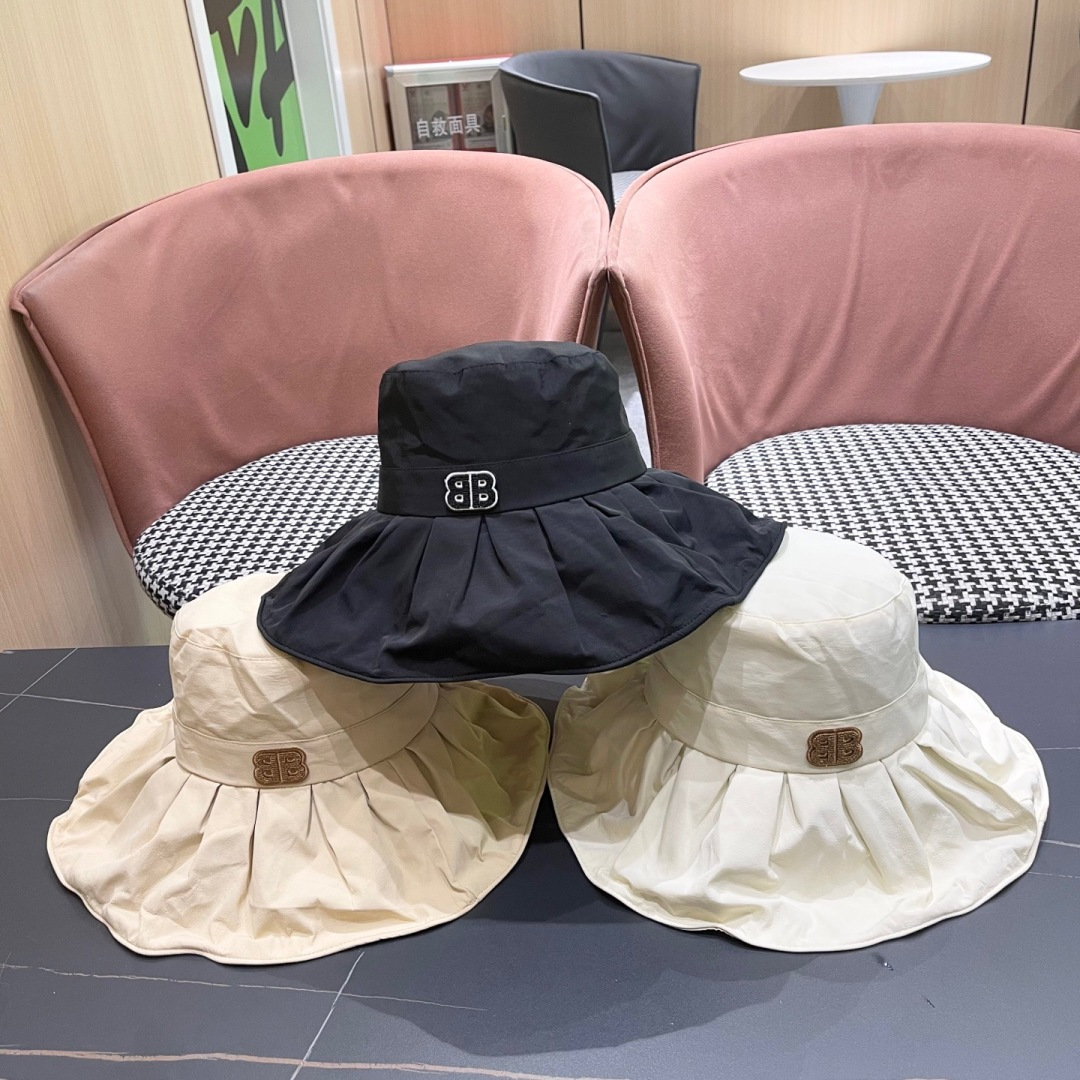  BALENCIAGA巴黎世家2025夏季新款渔夫帽，简约休闲百搭款，