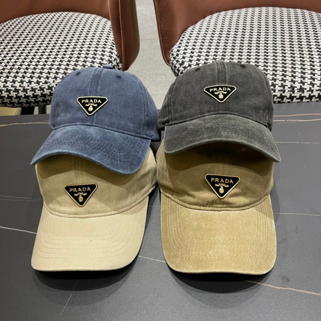  普拉达Prada 经典三角标棒球帽🧢颜色完美 帽型正点 简直谁戴都好看🧐质量超赞👍 时尚百搭