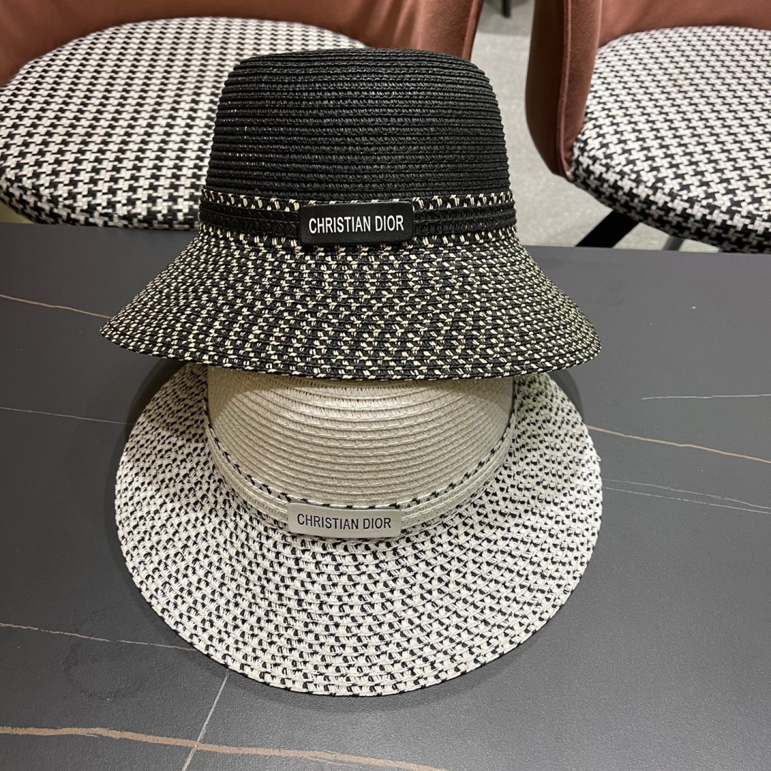  【DIOR迪奥】2025新款水桶草编遮阳草帽盆帽🤩沙滩风，简约大方，百搭单品～出街首选，新款帽型超美腻