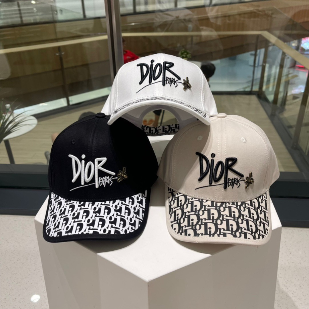 🧢Dior迪奥棒球帽🧢 高版本😋简约大气，防晒，时尚两不误，百搭款