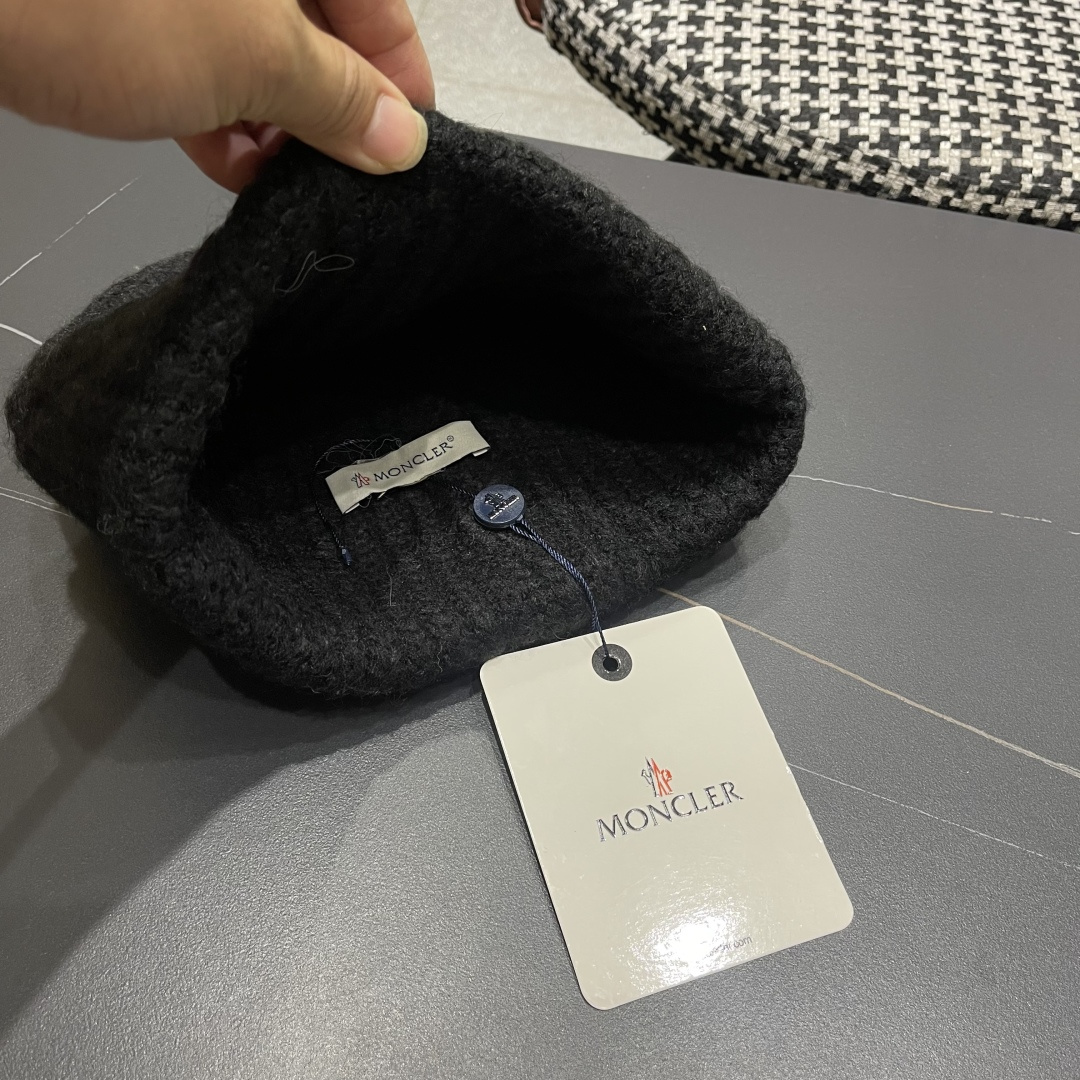  蒙口Moncler盟可睐💥2025官网经典针织帽，原单复刻.非常柔软亲肤，弹性很好💓有质感又非常百搭的