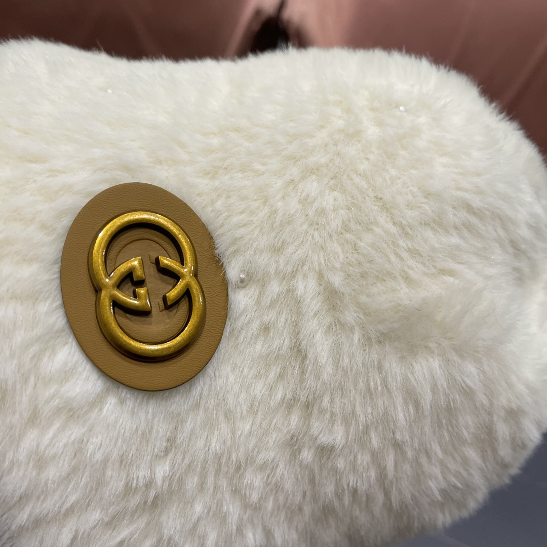  GUCCI渔夫帽2025秋冬新款女显脸小保暖盆帽休闲毛绒水桶帽