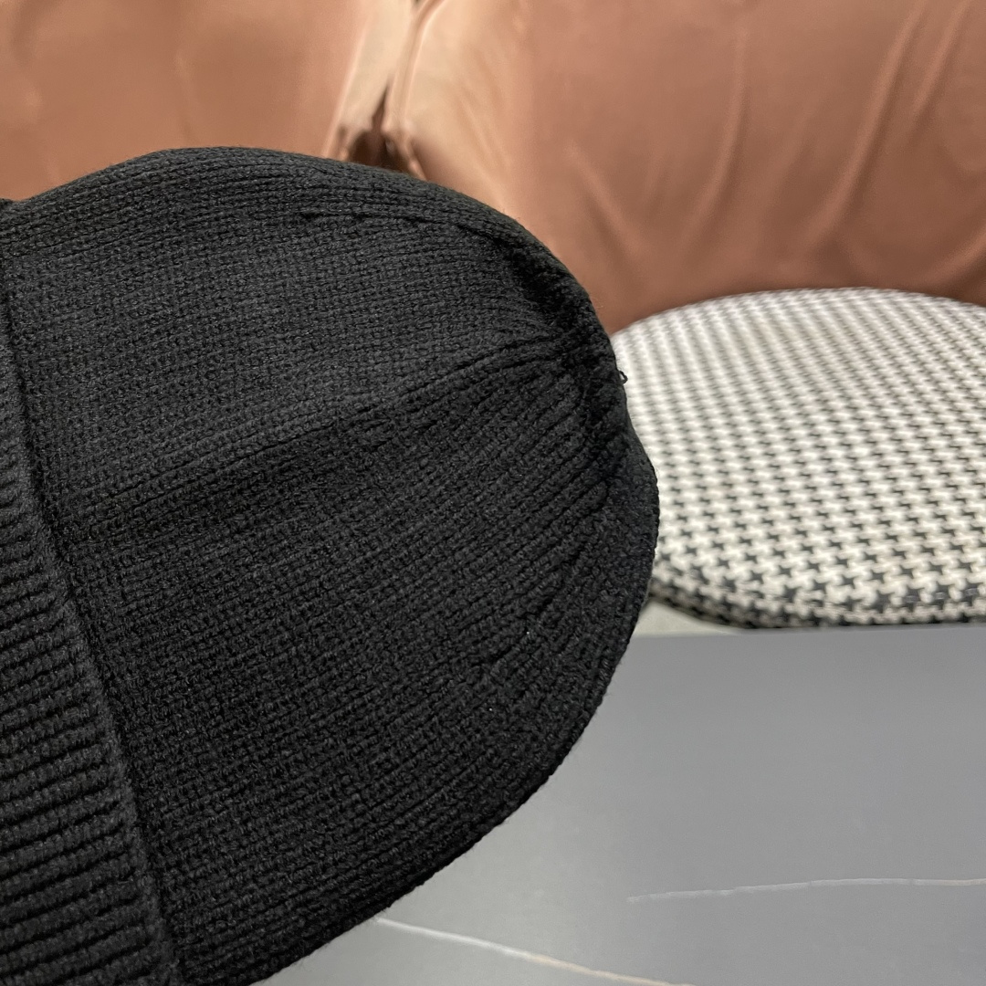  【CELINE赛琳】2025秋冬大牌logo针织毛线帽，百搭单品