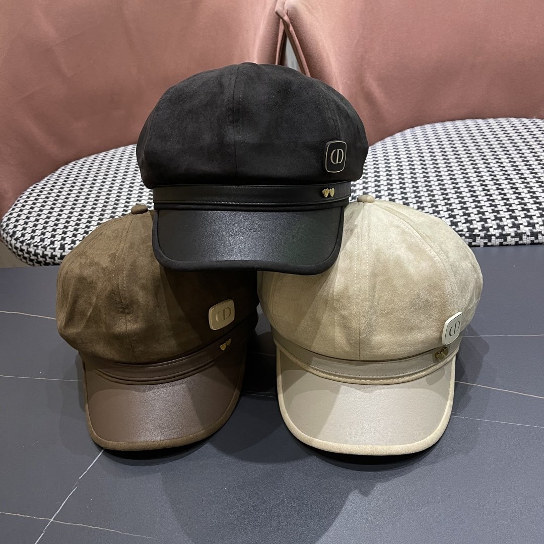  迪奥 春秋季新款气质字母小标皮檐八角帽子
女款百搭品脸小时尚画家帽潮