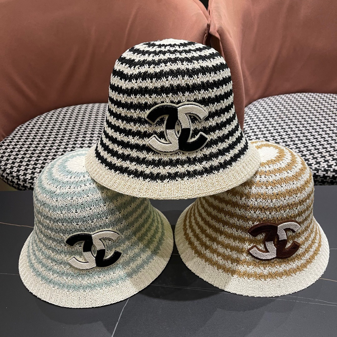  香奈儿Chanel夏季防晒新款镂空彩色条纹遮阳帽海边度假渔夫帽盆帽 