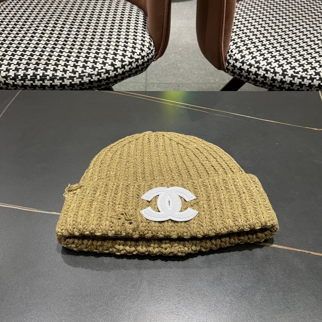 NO:553144,Chanel’s new fall and winter knitted beanie is so cute!  Must-have warm ear protection in winter, hats, fisherman hats, baseball caps, knitted hats, hats, chanel, espadrilles, hats19860909香奈儿 秋冬新款针织毛线帽这也太可爱了！ 冬天必备保暖护耳 帽子渔夫帽棒球帽针织帽,帽子,chanel,espadrilles,hats,hat