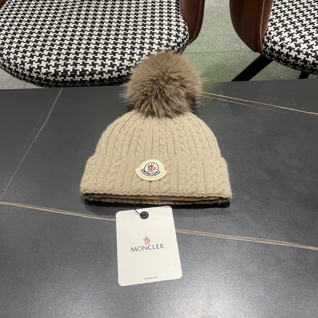 NO:553140,High version of the classic knitted hat from Moncler's official website, a reproduction of the original. Very soft and skin-friendly, very elastic and textured, and a very versatile style ~ Warm cashmere woolen hat, one size fits all and elastic ~ Unisex, can be worn by any head size. The quality is very good and I sincerely recommend hats, fisherman hats, baseball caps, knitted hats, hats, Moncler, Moncler, espadrilles, hats19860909高版本蒙口Moncler盟可睐官网经典针织帽,原单复刻.非常柔软亲肤,弹性很好有质感又非常百搭的款式~保暖的 羊绒毛线帽,均码有弹性~男女通用,任何头围都可以佩戴.质量超好真心推荐帽子渔夫帽棒球帽针织帽,帽子,Moncler,Moncler,espadrilles,hats,hat