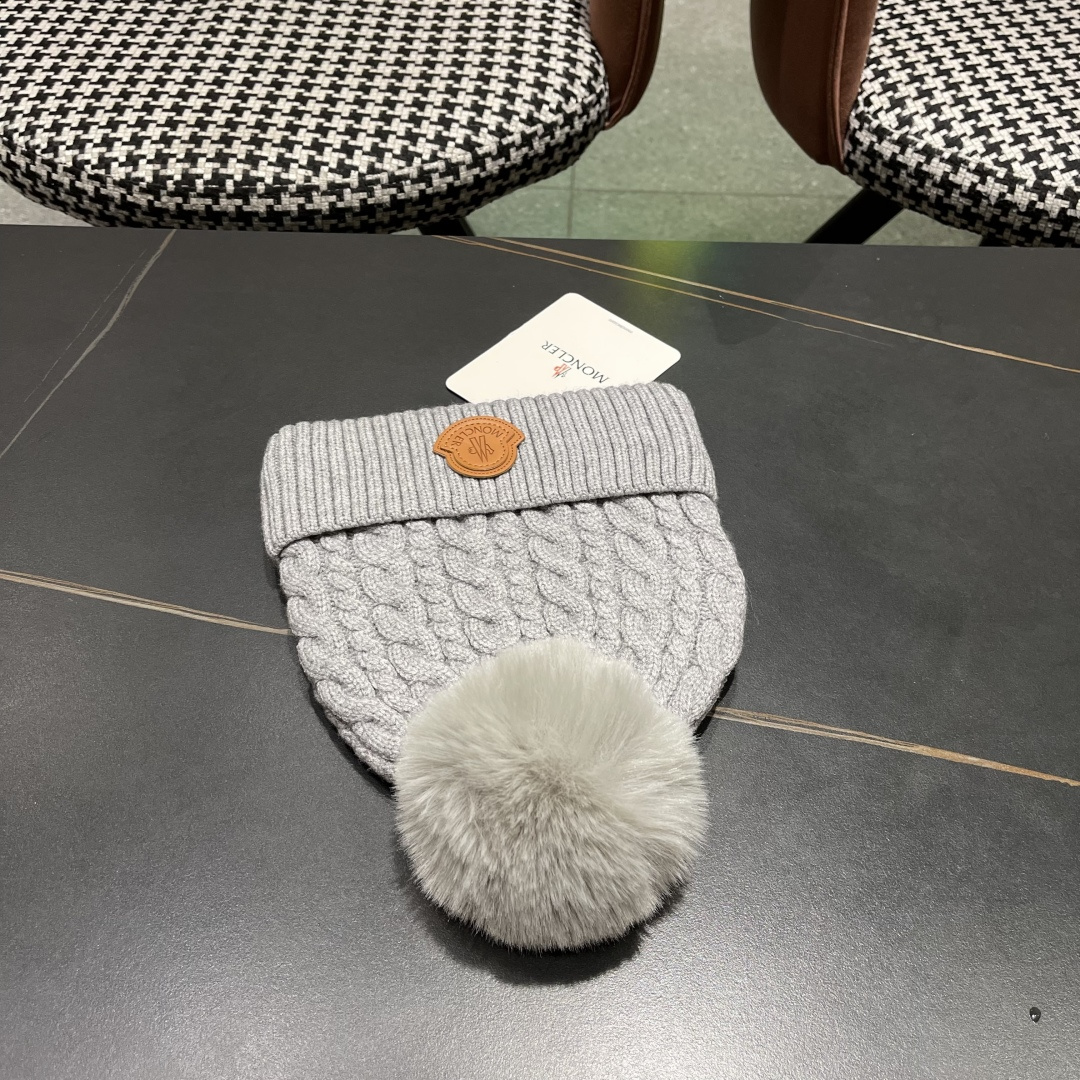  MONCLER蒙口🎩2025羊毛针织毛线帽，球可拆卸，可隨意搭配，好品质高端大气，超柔软！超火爆💖质感