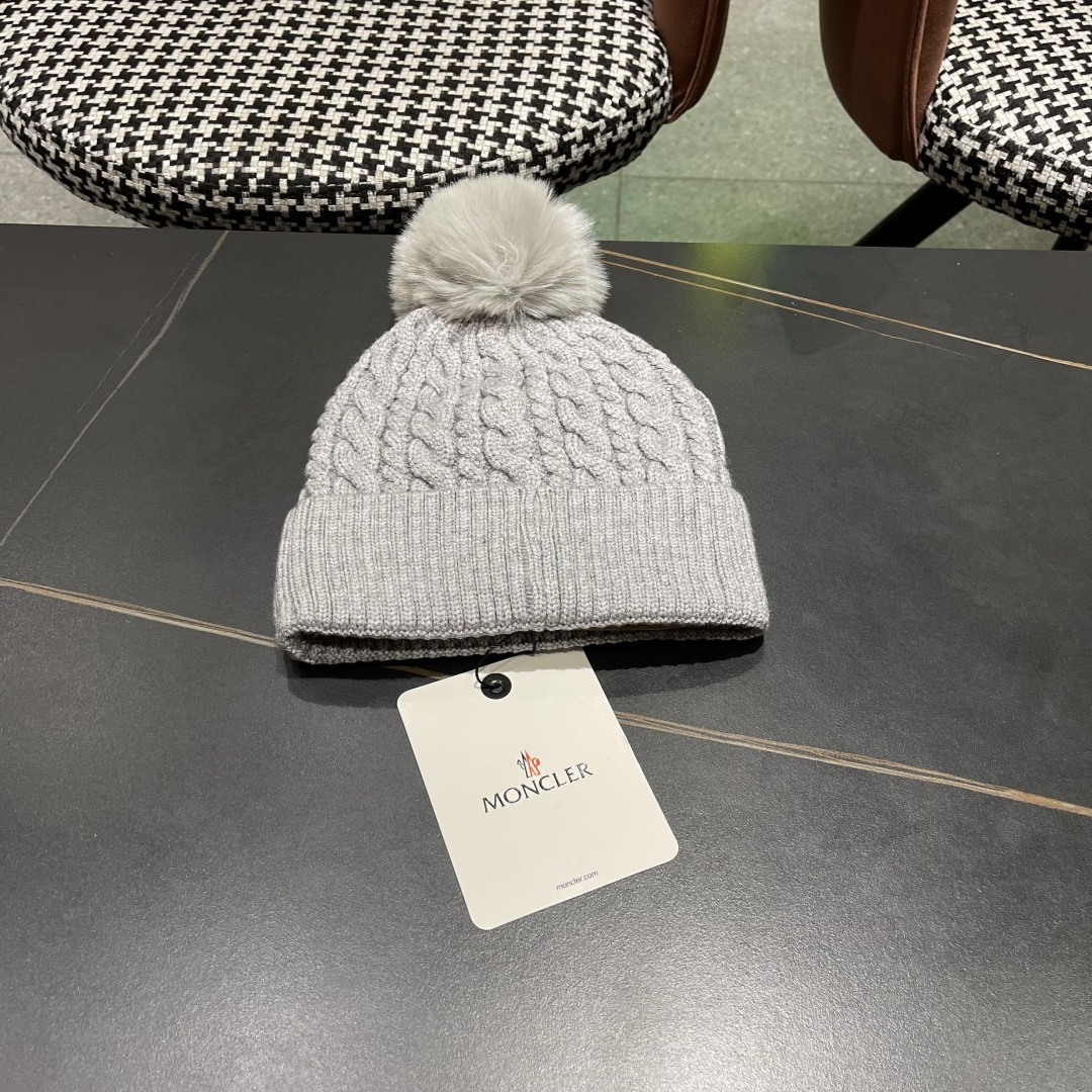  MONCLER蒙口🎩2025羊毛针织毛线帽，球可拆卸，可隨意搭配，好品质高端大气，超柔软！超火爆💖质感