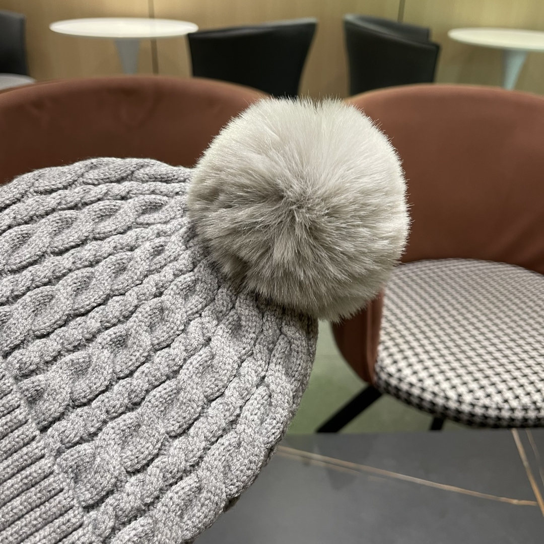  MONCLER蒙口🎩2025羊毛针织毛线帽，球可拆卸，可隨意搭配，好品质高端大气，超柔软！超火爆💖质感