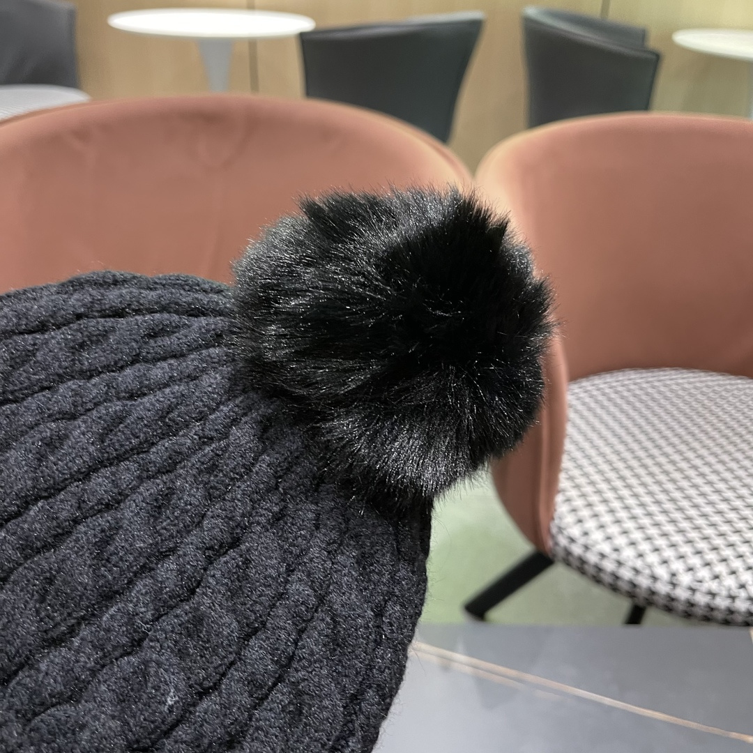  MONCLER蒙口🎩2025羊毛针织毛线帽，球可拆卸，可隨意搭配，好品质高端大气，超柔软！超火爆💖质感