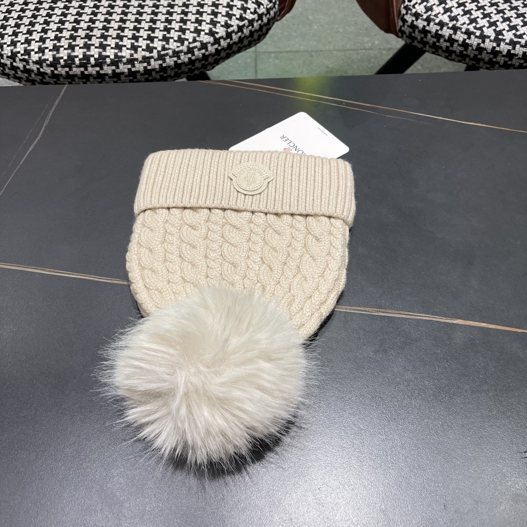 MONCLER蒙口🎩2025羊毛针织毛线帽，球可拆卸，可隨意搭配，好品质高端大气，超柔软！超火爆💖质感