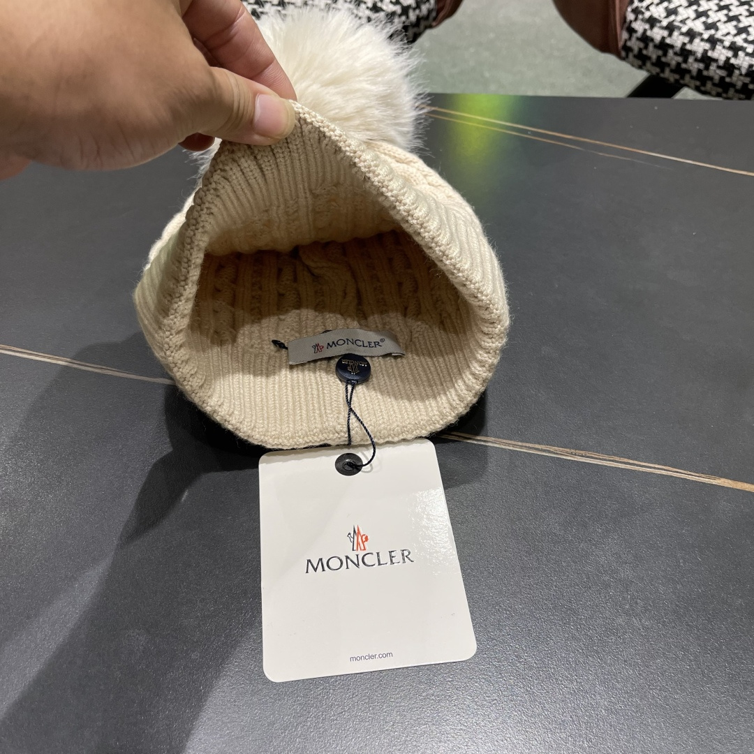 MONCLER蒙口🎩2025羊毛针织毛线帽，球可拆卸，可隨意搭配，好品质高端大气，超柔软！超火爆💖质感