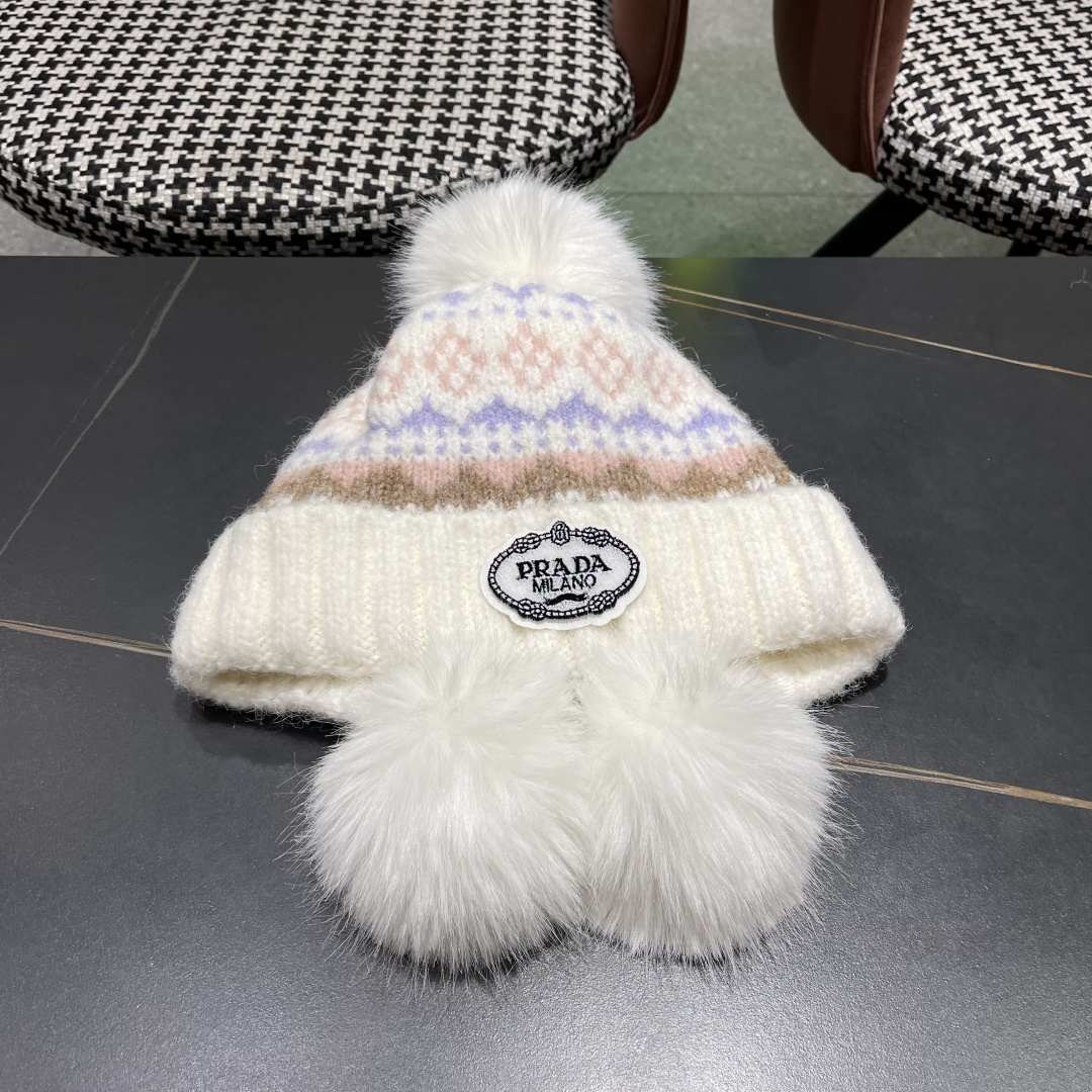  普拉达，毛线帽子加厚保暖护耳骑行防寒套头雷锋帽
2025新款针织帽女秋冬季