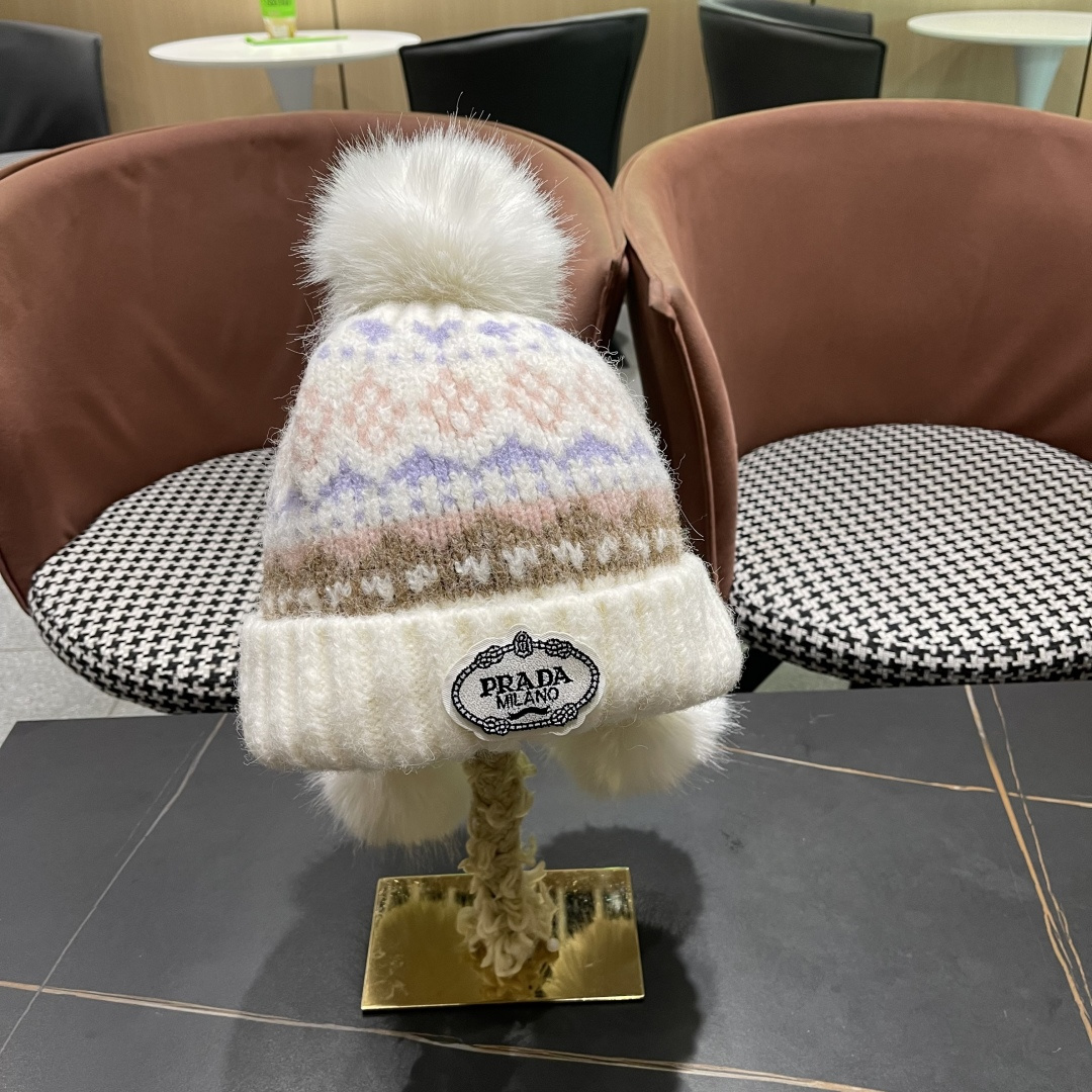  普拉达，毛线帽子加厚保暖护耳骑行防寒套头雷锋帽
2025新款针织帽女秋冬季