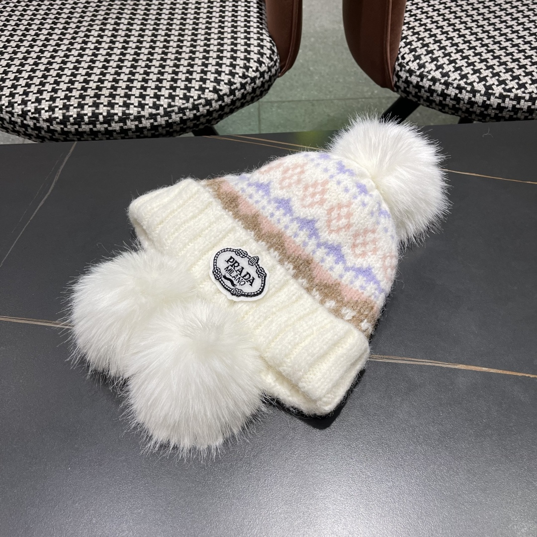  普拉达，毛线帽子加厚保暖护耳骑行防寒套头雷锋帽
2025新款针织帽女秋冬季