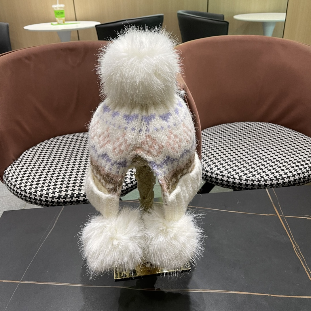  普拉达，毛线帽子加厚保暖护耳骑行防寒套头雷锋帽
2025新款针织帽女秋冬季